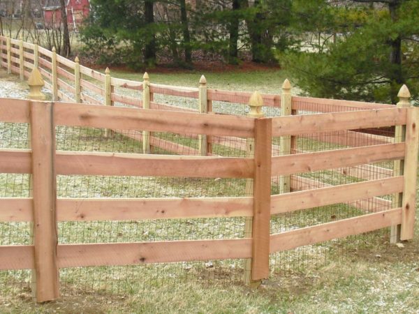 KY 3 Bd Fence/Gothic Posts
