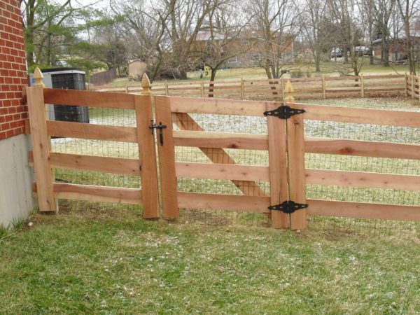 KY 3 Bd Gate/Gothic Posts