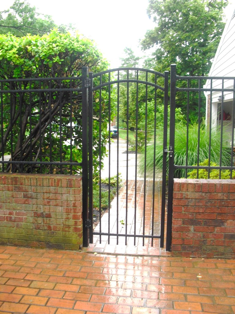 Montage Arched 3-Rail Gate