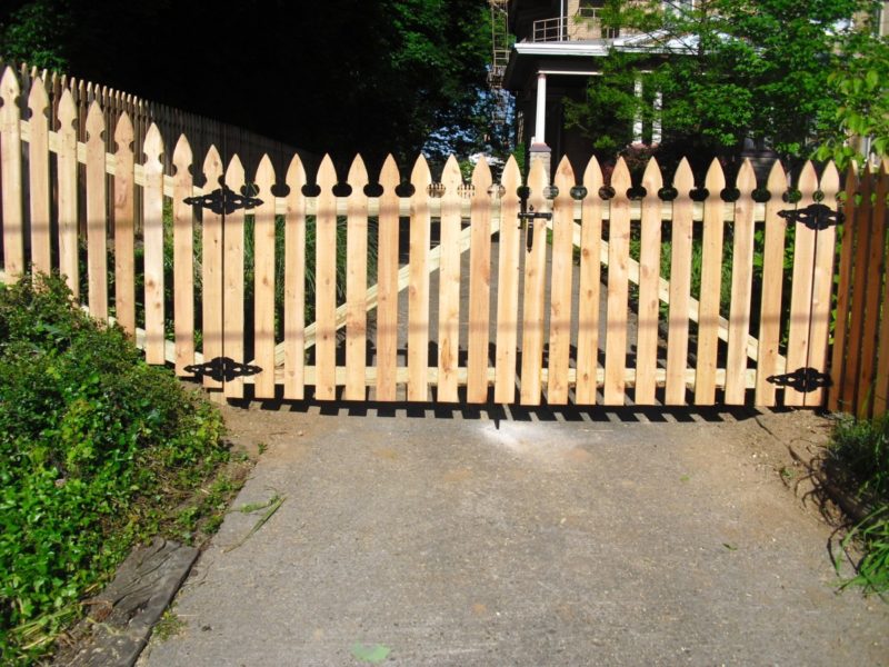 Picket - The Fence Company